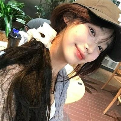 带子狼 在那双小手中